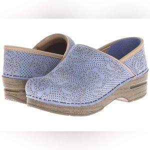 Dansko Professional Blue Flora Nuback Clog, size 36🩵